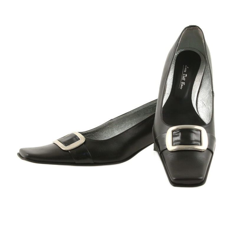 Bombas de piel negro 2 Bombas de piel negro 2