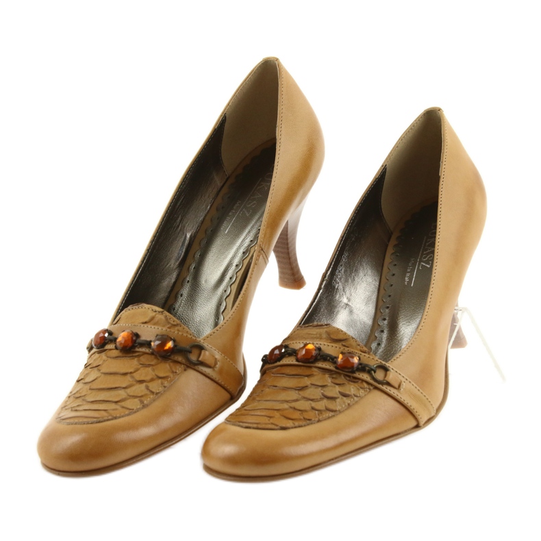 Bombas de piel marrón 3 Bombas de piel marrón 3