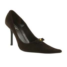 Bombas de piel marrón 1