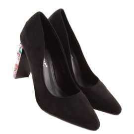 Zapatos de salón con tacones decorados negro YQ204P Negro 4