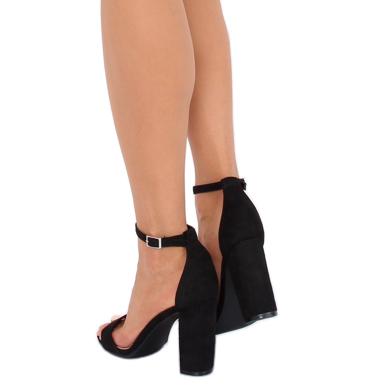 Sandalias negras en el poste Y2385-27 Negro 2 Sandalias negras en el poste Y2385-27 Negro 2