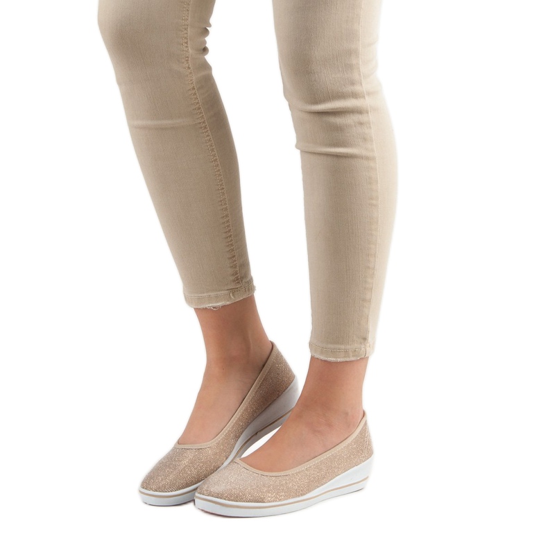 Comer Zapatillas de cuña doradas dorado 1