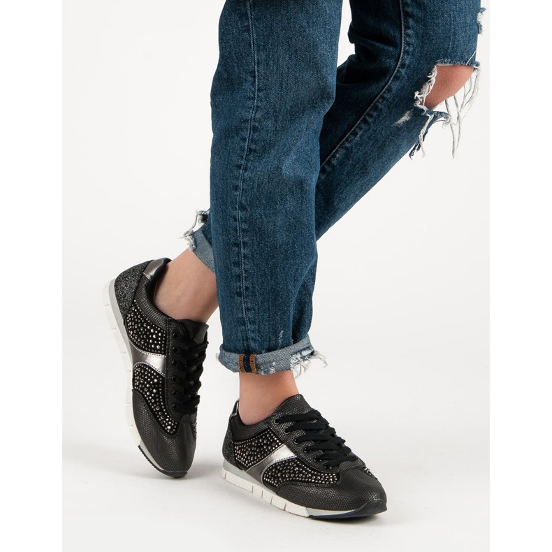 Kylie Calzado deportivo con cristales negro 1