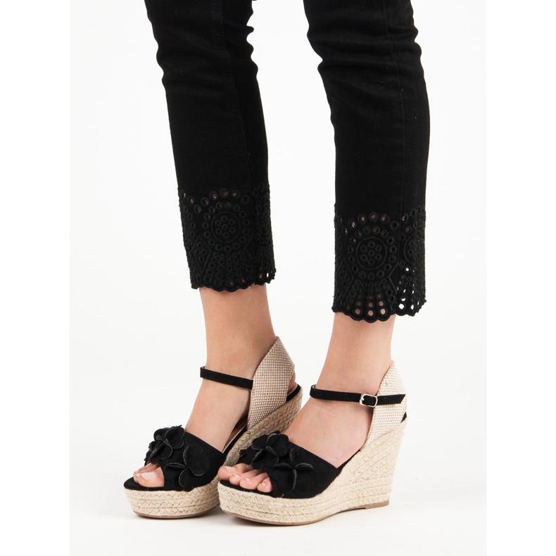 Top Shoes Sandalias negras con flores negro 2