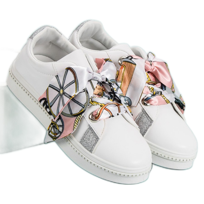 Calzado deportivo atado con una cinta blanco 1 Calzado deportivo atado con una cinta blanco 1