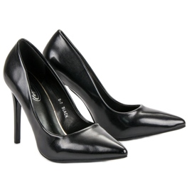 Tacones negros clásicos 4