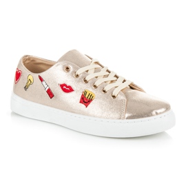 Zapatillas doradas con parches dorado 2