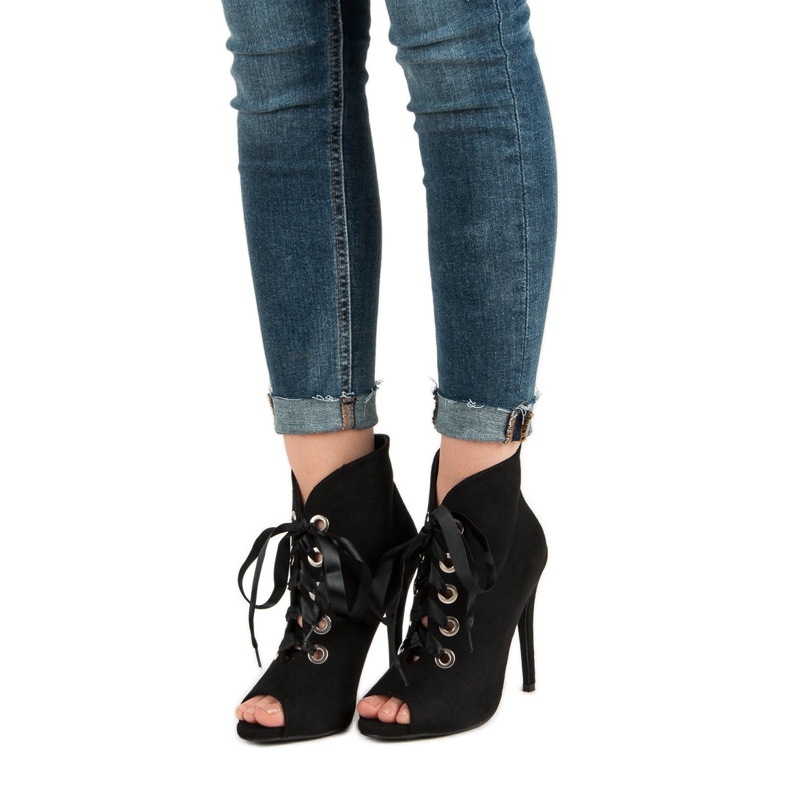 Bestelle Botas de punta abierta atadas negro 1