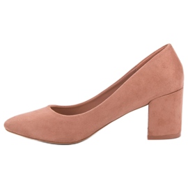 Ideal Shoes Bombas de polvo en un pilar rosado 6