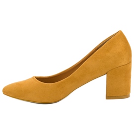 Ideal Shoes Bombas de mostaza en una barra amarillo 6