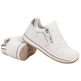 Zapatos deportivos blancos 5