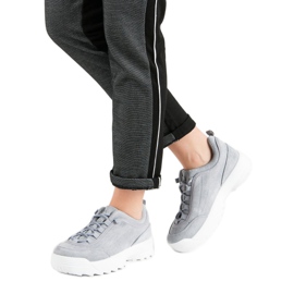 Zapatillas en la plataforma gris 1 Zapatillas en la plataforma gris 1