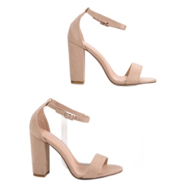 Ch. Creation Sandalias beige en una barra 3