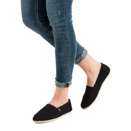 Slipons negros clásicos 2
