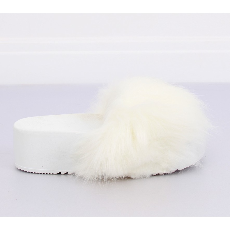 Chanclas blancas con pelo CK77P White II-GAT 1