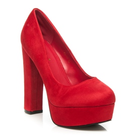 Comer Zapatos de tacón de ante en un pilar rojo 2