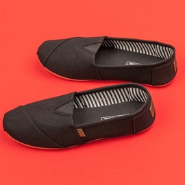 Slipons negros clásicos 4