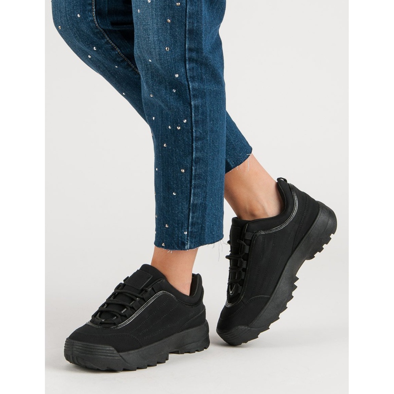 Zapatillas en la plataforma negro 1