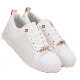 Zapatos deportivos blancos 1