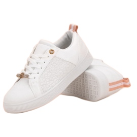 Zapatos deportivos blancos 3
