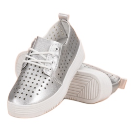 Deportivas plateadas caladas gris 2