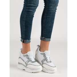 Zapatillas VICES con brocado blanco 6