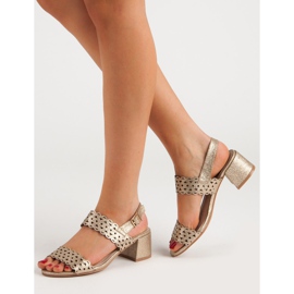 Kylie Sandalias de tacón dorado 4