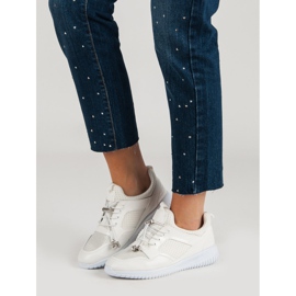 Zapatos deportivos con cordón blanco 2 Zapatos deportivos con cordón blanco 2