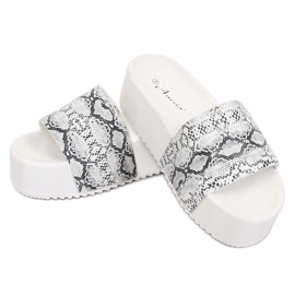 Pantuflas suela alta White N-32 White Snake blanco 2 Pantuflas suela alta White N-32 White Snake blanco 2