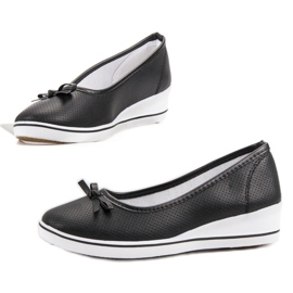 Bailarina deportiva en una cuña negro 1 Bailarina deportiva en una cuña negro 1