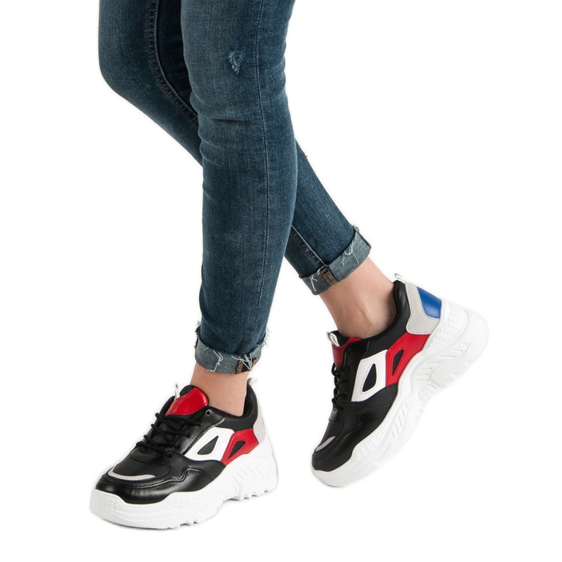 Zapatillas en la plataforma negro 2