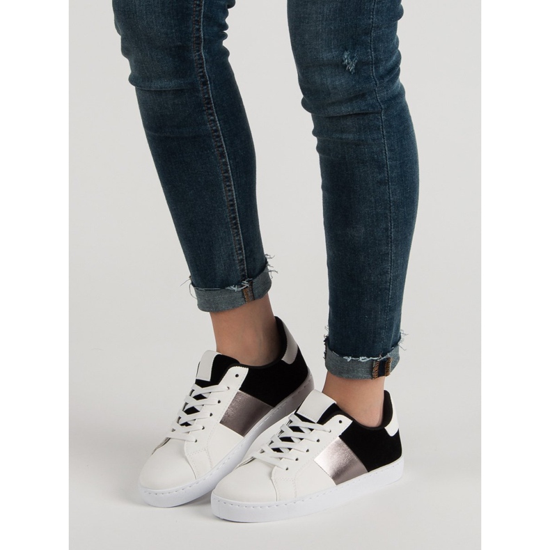 Calzado deportivo cómodo blanco negro 1 Calzado deportivo cómodo blanco negro 1