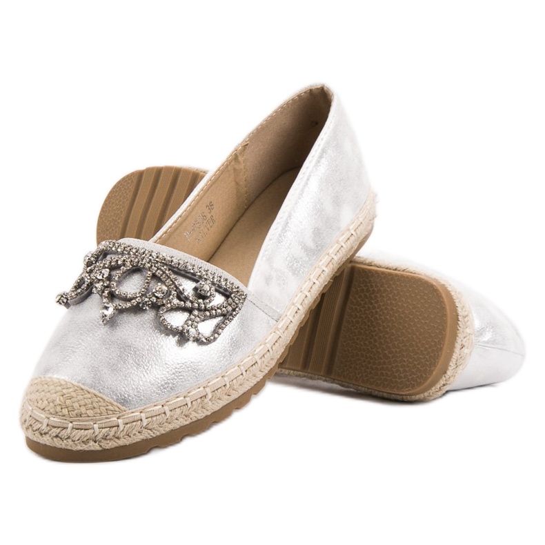 Ideal Shoes Alpargatas Plateadas Con Adornos gris 2 Ideal Shoes Alpargatas Plateadas Con Adornos gris 2