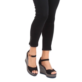 Sandalias negras con cuña 9079 Negro 2