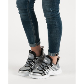 Zapatos deportivos grises 1