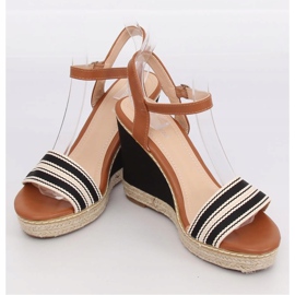 Sandalias negras con cuña 9068 Negro marrón 1