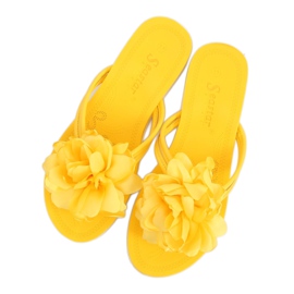 Chanclas amarillas con flor CK103 Amarillo 3