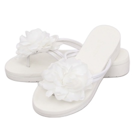 Chanclas blancas con flor CK103 Blanco 1 Chanclas blancas con flor CK103 Blanco 1