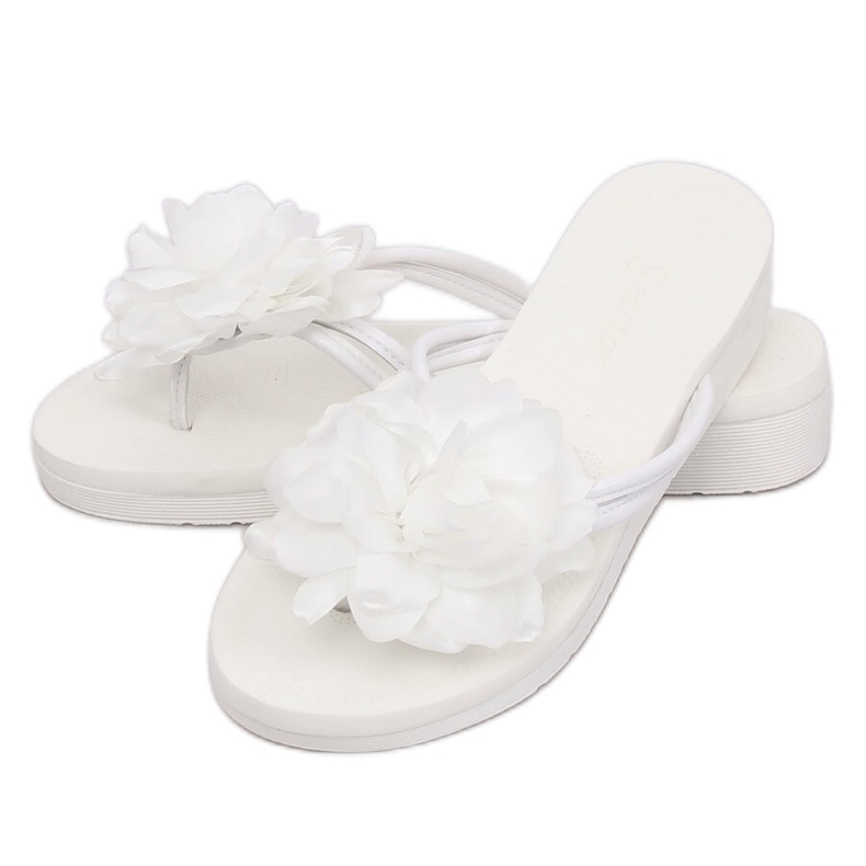 Chanclas blancas con flor CK103 Blanco 1 Chanclas blancas con flor CK103 Blanco 1