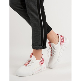 Zapatos deportivos con amor de puño blanco 3