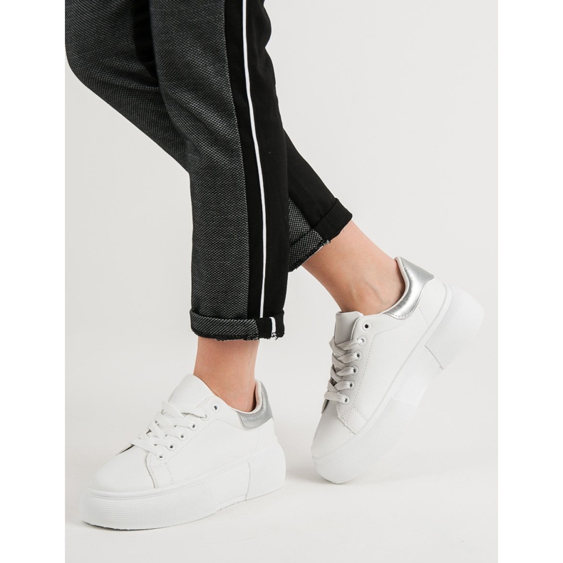 Renda Zapatos blancos en la plataforma 2