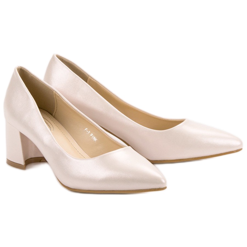 Bombas en un pilar marrón rosa 1