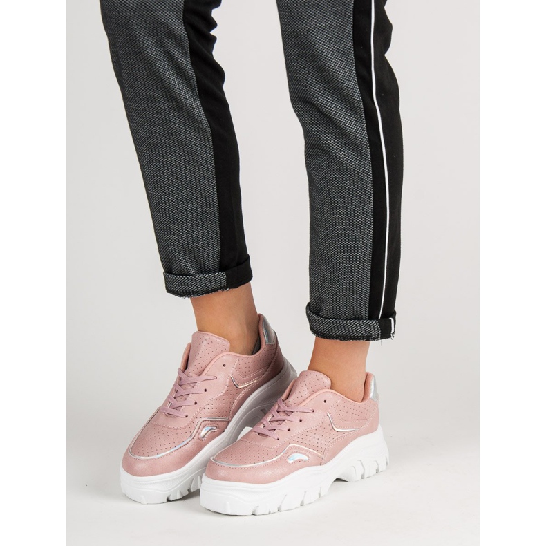 Zapatillas rosas con efecto holo 2