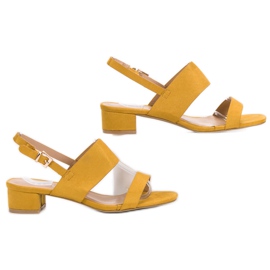 Small Swan Cómodas sandalias de tacón amarillo 5