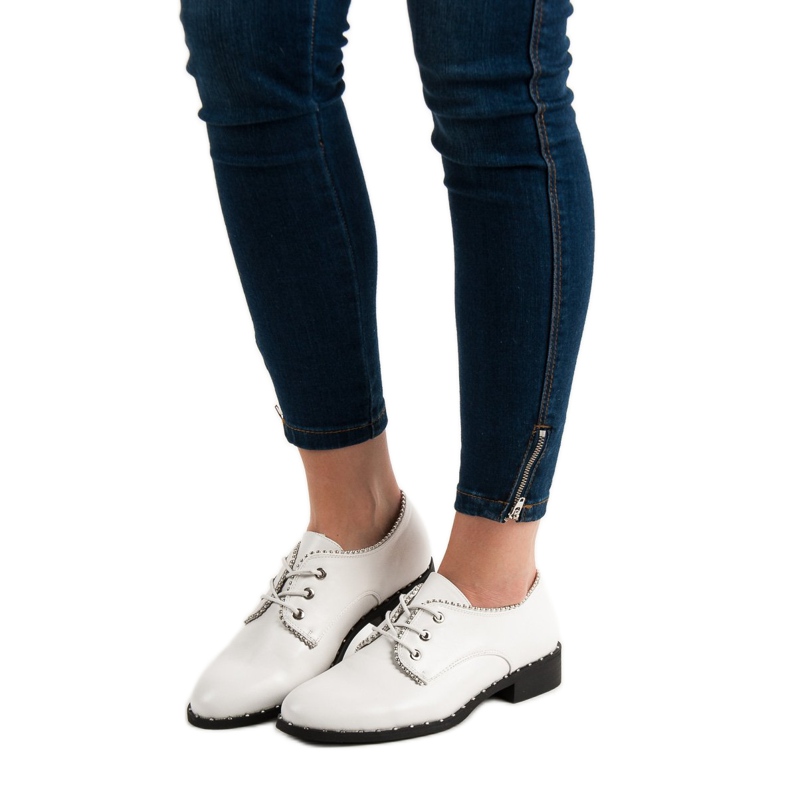 Groto Gogo Zapatos de tacón bajo blanco 2