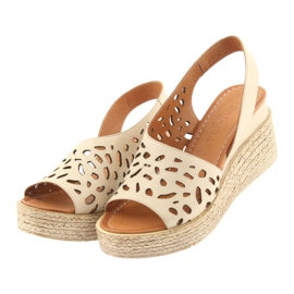 Sandalias cuña Badura 4812 beige 3