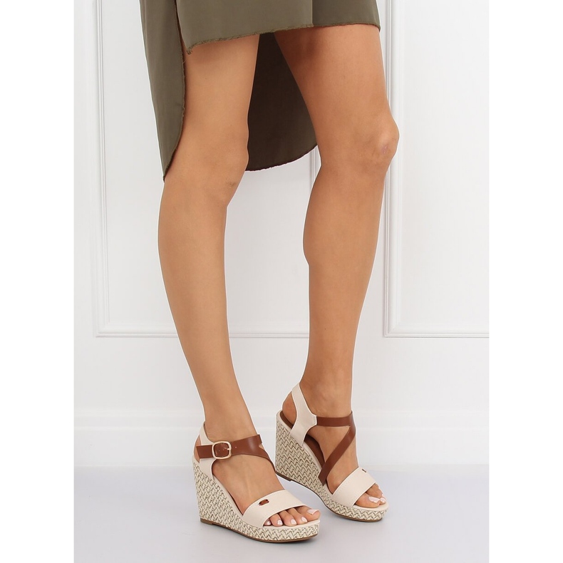 Sandalias en cuña beige BL-360 Beige 1