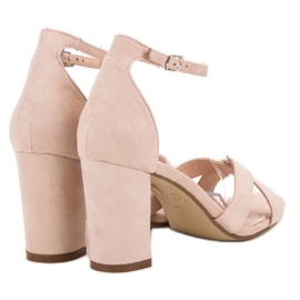 Ideal Shoes Sandalias en una barra marrón 2 Ideal Shoes Sandalias en una barra marrón 2