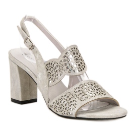 Goodin Sandalias de plata en una barra gris 3