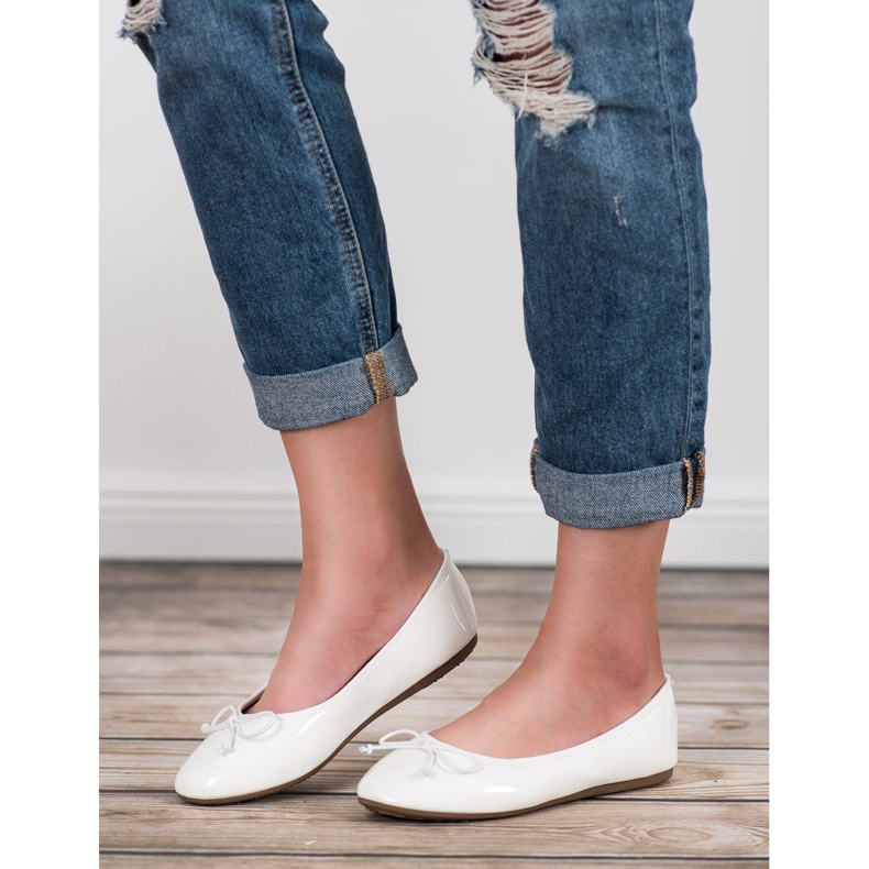 Renda Bailarina con lazo blanco 2 Renda Bailarina con lazo blanco 2